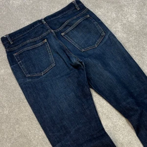 A.P.C Selvage Jeans - A.P.C | Modell: New standard Selvadge | Skick 9/10, Väldigt bra | Nypris ca 3000kr | Mitt pris 699kr | Midjebredd: 41cm Ytterbenslängd: 111cm | Kom gärna pm vid frågor eller funderingar | Postas eller möts upp i Gävle!