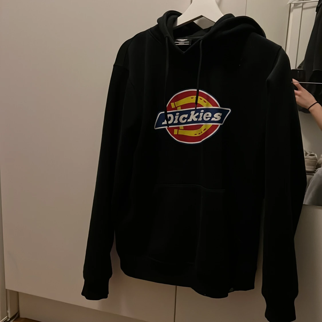 Svart hoodie från Dickies