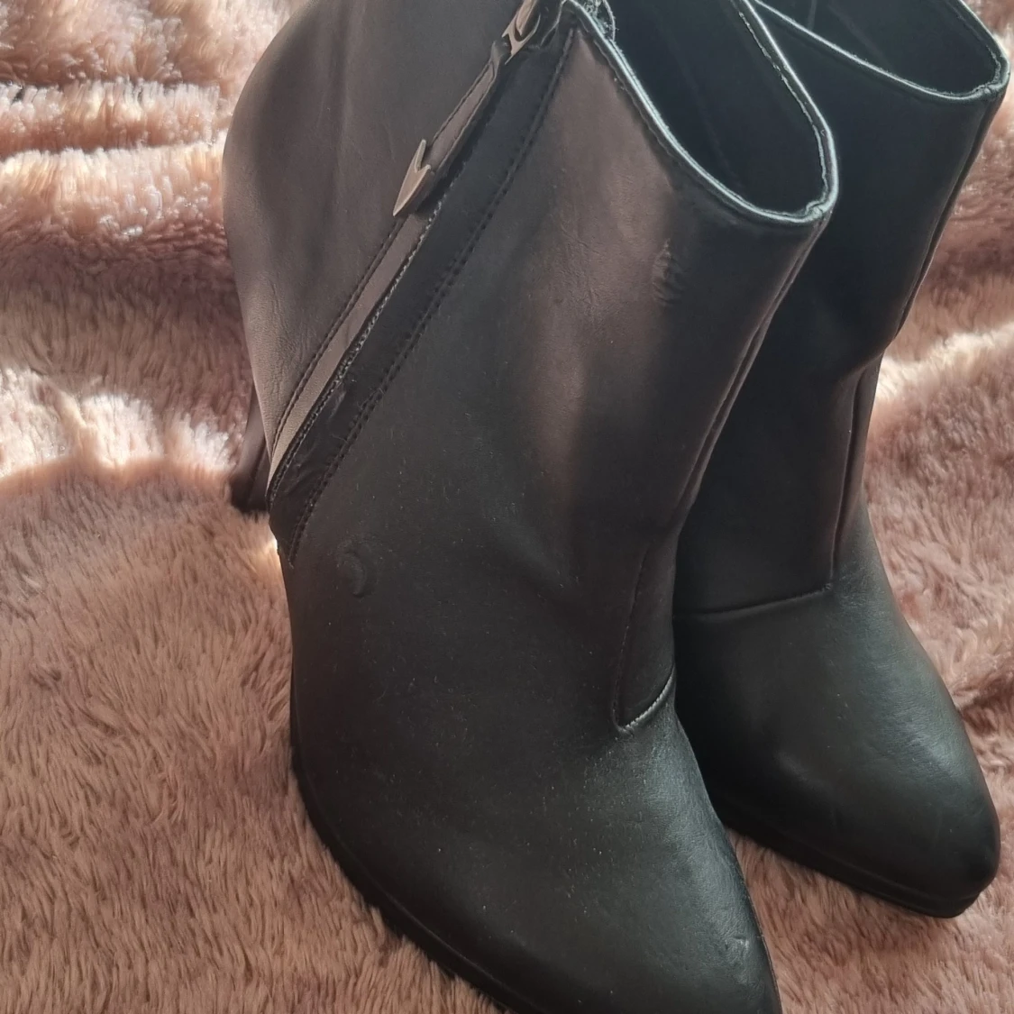 Svarta stövletter med klack, storlek 39 - 2