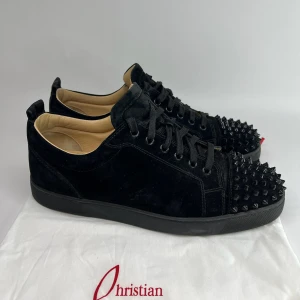 Christian Louboutin skor (44) - Kvitto och dustbag ingår!