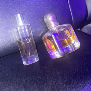 Because It's You parfym duo - Snyggt set med Emporio Armani Because It's You parfym. Perfekt för dig som vill ha en stilren och modern doft i både stor och mindre flaska. Flaskan har en lyxig design som passar in i alla miljöer.