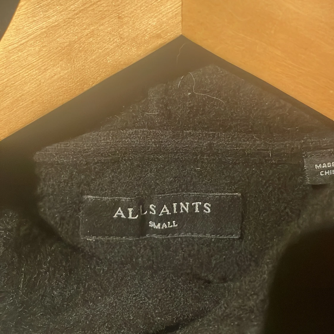 Svart hoodie från AllSaints med huva - 1