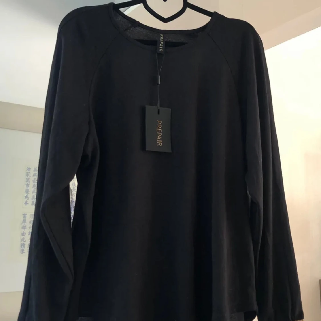 Svart långärmad tröja från Prepair NY - 1