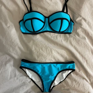 Bikini - Snygg bikini i storlek S! Push up. I fint skick. 2016 vibes!! Säljer även en liknande bikini i rosa, kan sälja båda för ett billigare pris.