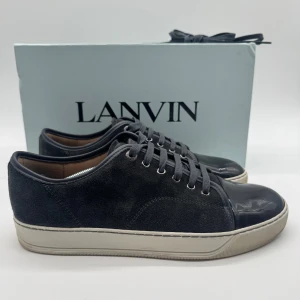 LANVIN CAP TOE - - Lanvin Cap toe - Skick: 9, /10 - Tillbehör: Box & Extra Snören - Storlek 43/8UK - Nypris ca 5200kr - DeluxeCloset