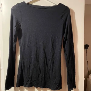 Intimissimi tröja - Tröja från Intimissimi som är i bra skick, den är använd, men sparsamt. 