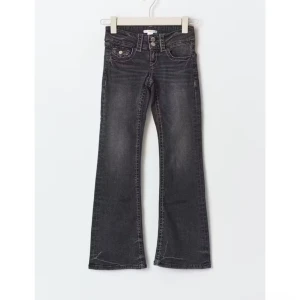 Gina jeans - Jätte snygga och sköna jeans från Gina, använt få gånger. Säljer pågrund av att det är för korta , jag är 170. Storlek 164