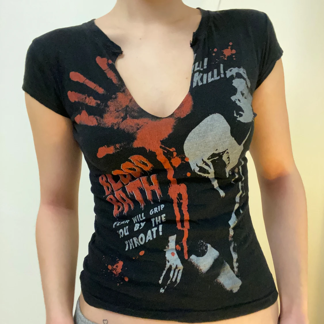 Snygg svart t-shirt med tryck - 2