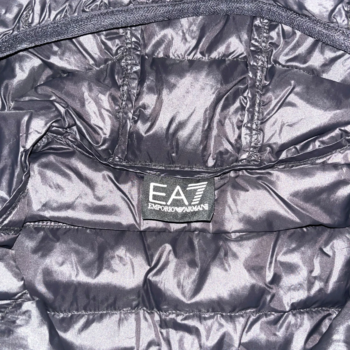 Svart pufferjacka från Emporio Armani - 1