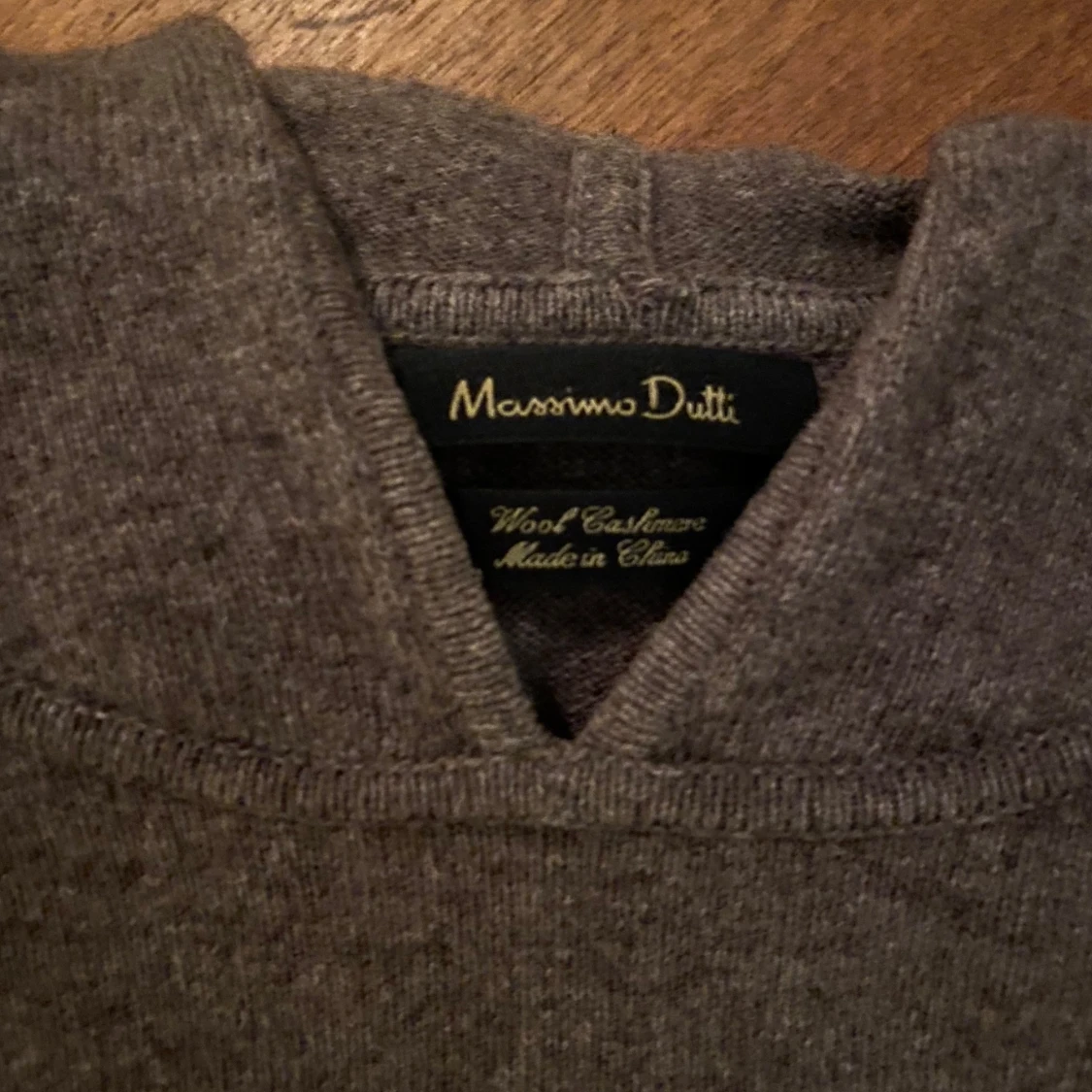 Kashmir hoodie från Massimo dutti  - 90