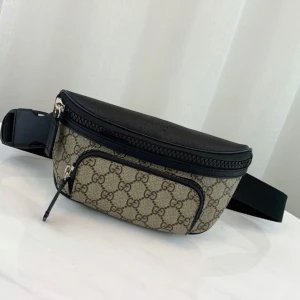 Gucci magväska beige - Gucci box men inget kvittto pris kan diskuteras vid snabb affär