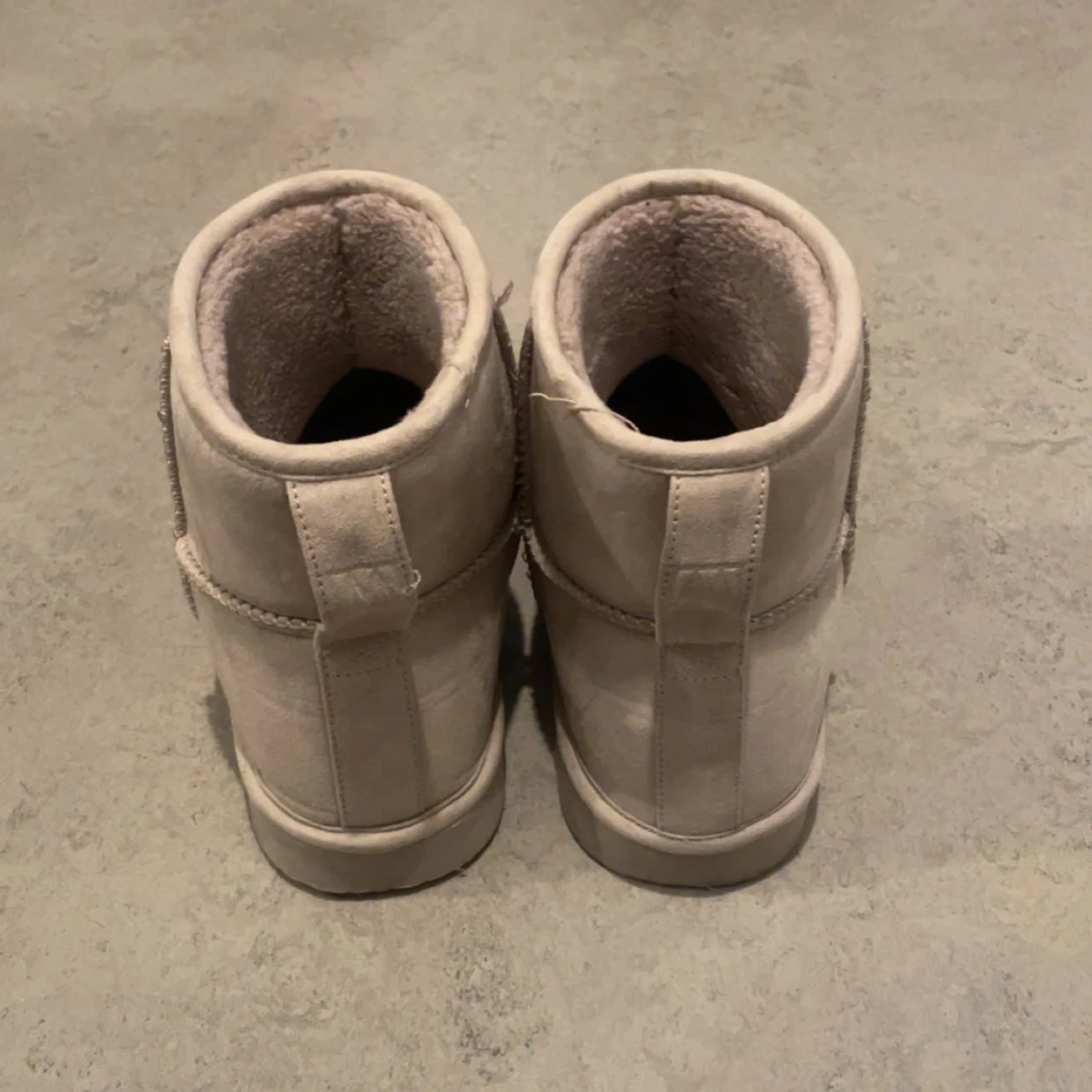 Liknande uggs - 90