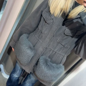 Custommade jacka - Intressekoll på min favvo jacka från Custommade som tyvärr inte kommer till någon användning längre! Jättebra skick och går ej att få tag på. Skriv om du är intresserad!🩷