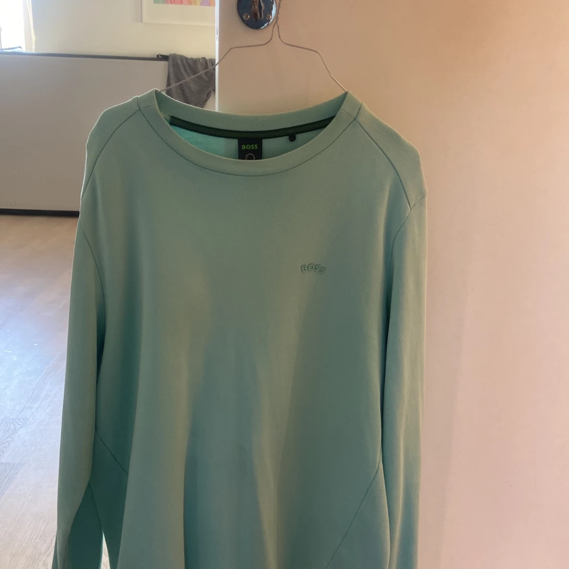 Mintgrön långärmad tröja från BOSS