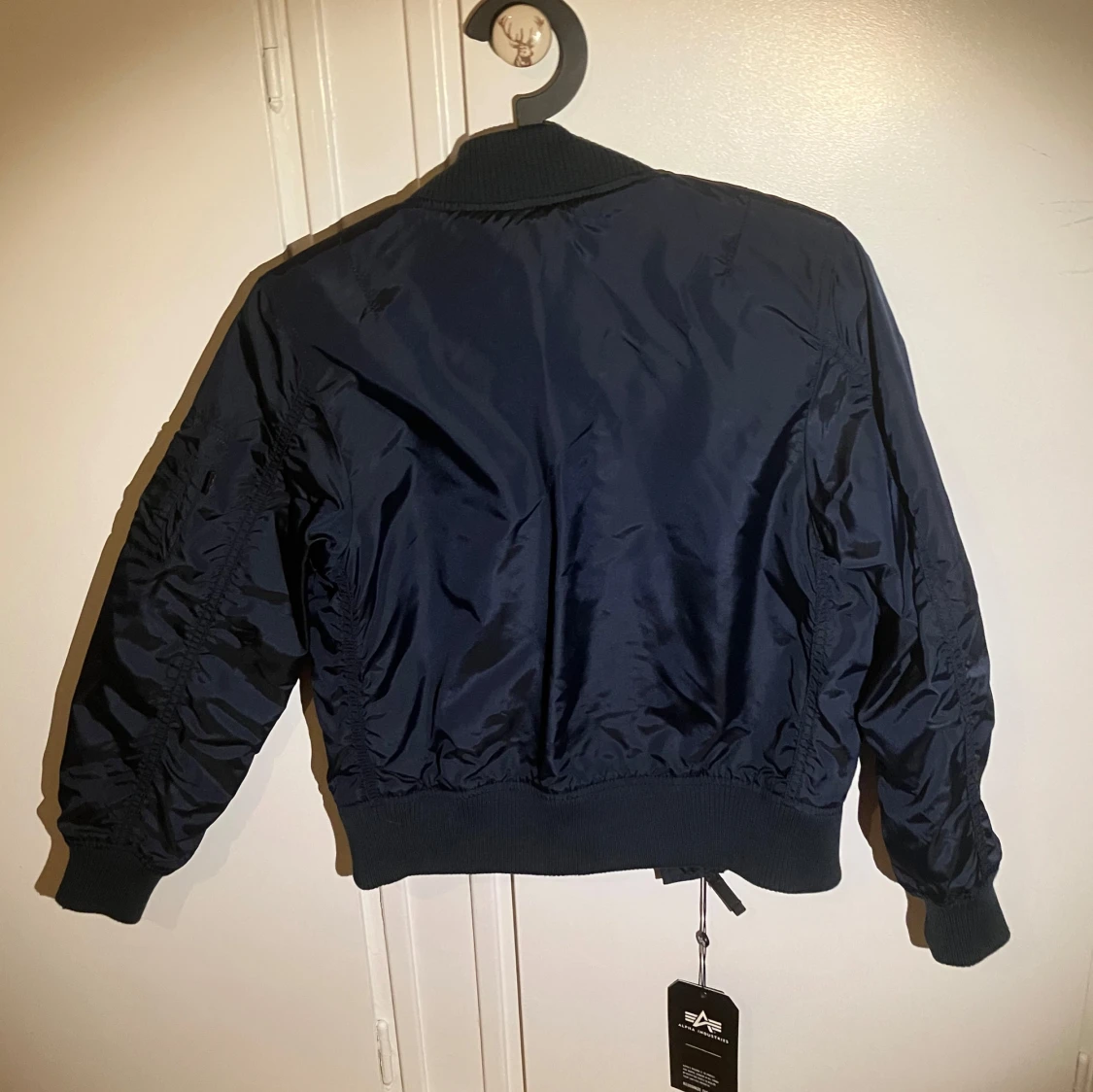 Blå bomberjacka från Alpha Industries - 90