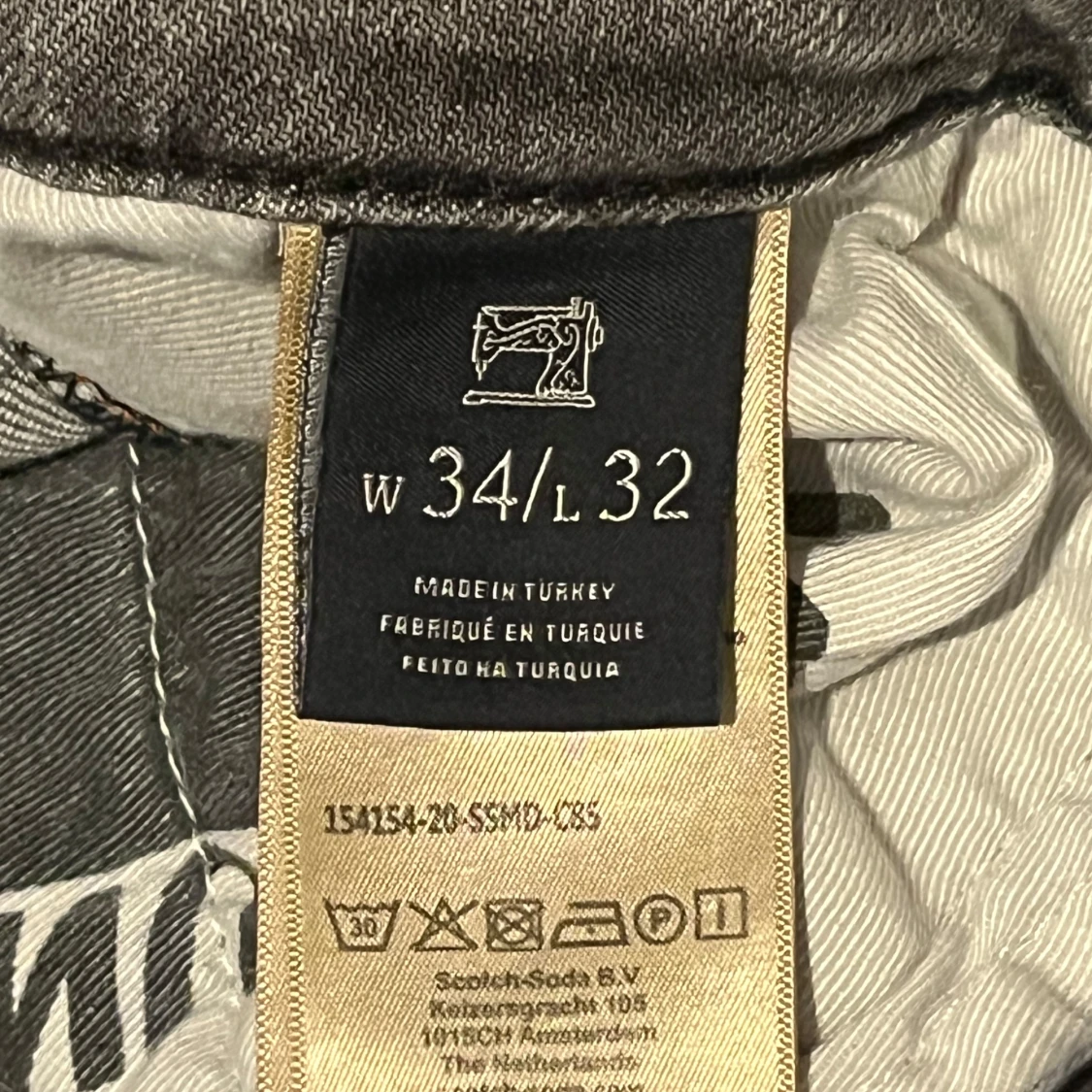 Grå jeans från Scotch & Soda - 92