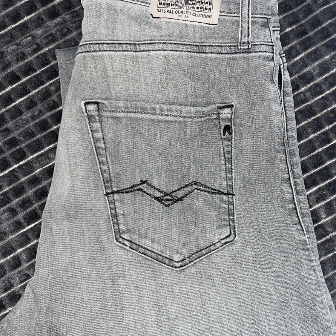 Grå jeans från Replay - 2