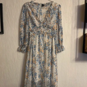 Långklänning - Stor garderobrensning♻️ Se gärna mina andra annonser🌸 Pris går att diskutera vid flerköp👗