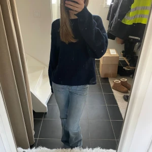 Stickad tröja  - Fin stickad tröja från h&m, passar till allt, lite nopprig men inget man tänker på! Kan sänka priset vid snabb affär 