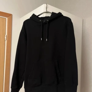 Svart hoodie h&m - Storlek: S, använd fåtal gånger