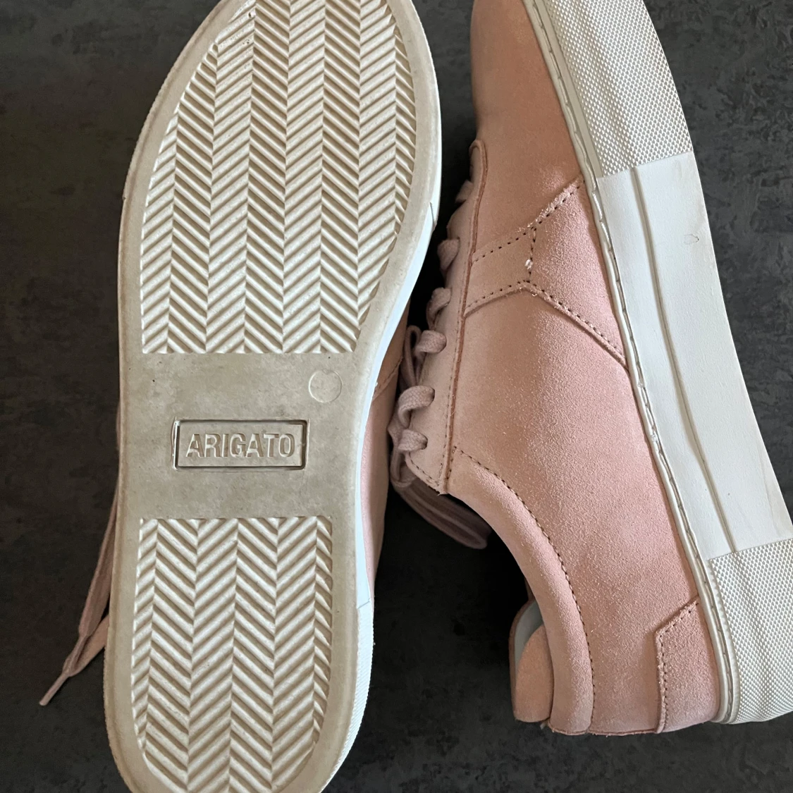 rosa sneakers från Axel Arigato - 4