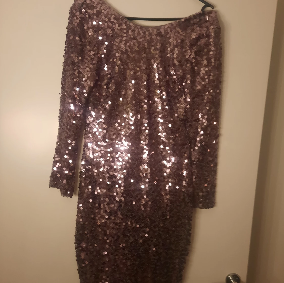 Glittrig klänning från Oneness - 1