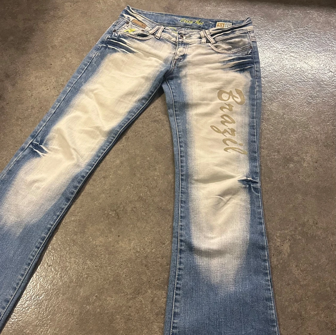 Lågmidjade jeans med Brasilien-tema - 93