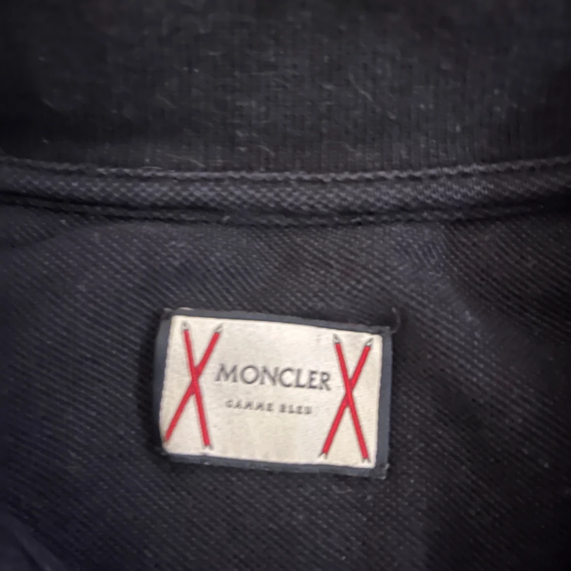 Mörkblå pikétröja från Moncler - 90