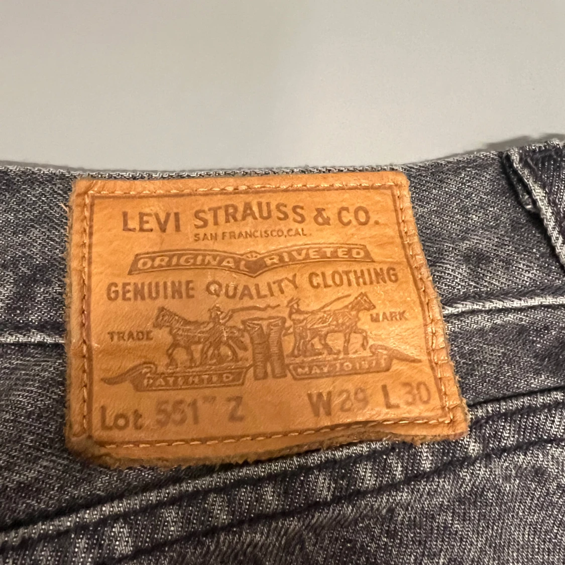 Grå jeans från Levi's - 90