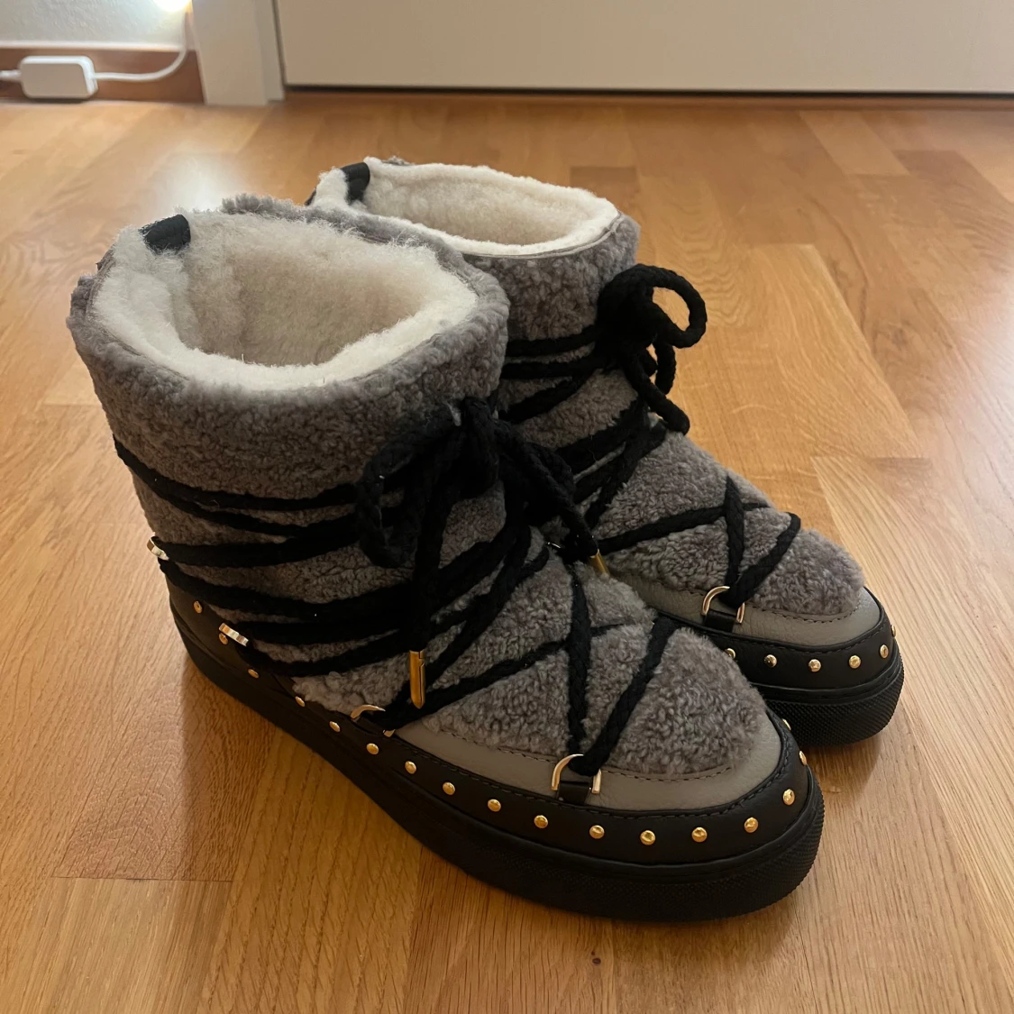 Inuikii Curly Rock Taupe - 90