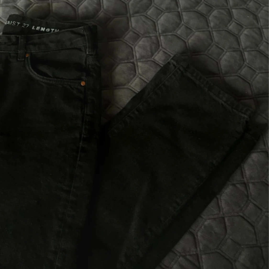 Svarta jeans i low straight modell - 93