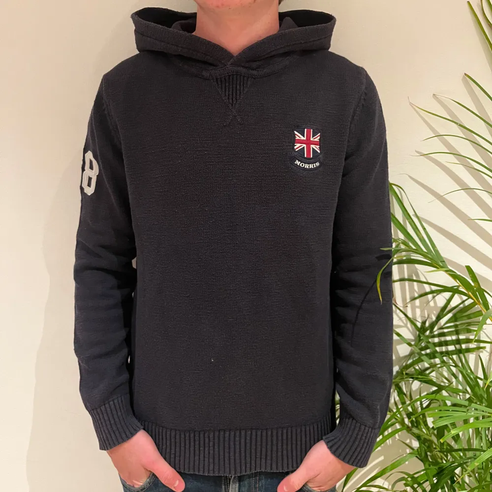 Morris hoodie herr | Skick: 9,5/10 | Size - M | Märke - Morris | Fraktar via postnord eller instabox på köparens bekostnad | Hör av dig vid minsta fråga eller fundering // RDL. Hoodies.