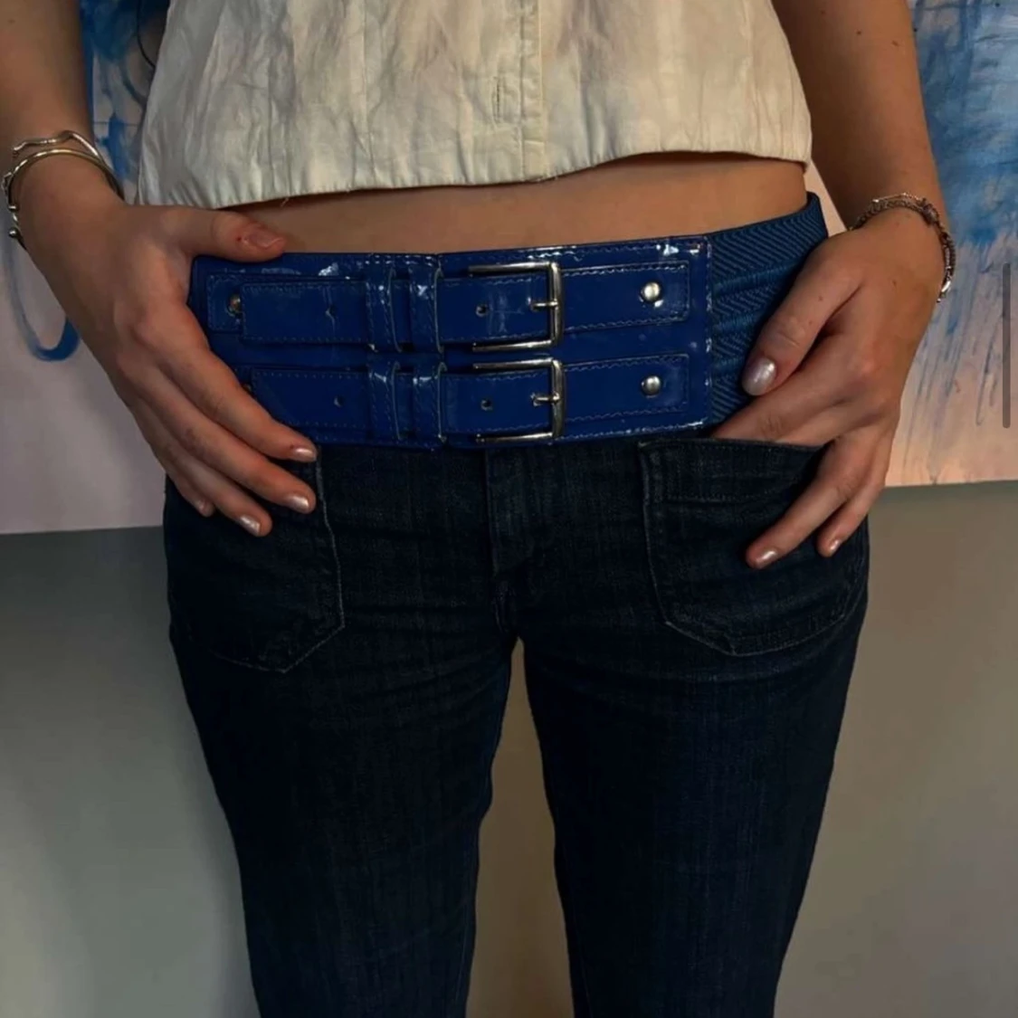 Blått dubbelt bälte