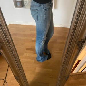 Lågmidjade jeans  - Säljer min jeans då de inte kommer till användning längre. Kom privat för fler bilder eller info💕