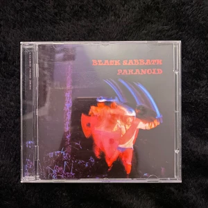 Black sabbath paranoid cd - Skivan är i bra skick och spelar som den ska ! Skriv vid eventuella frågor 