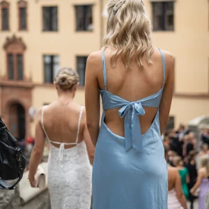 Perfekt balklänning! - Säljer nu min underbart fina balklänning! Endast använd 1 gång och är i nyskick!