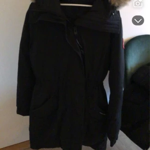 Candagose dam  - Hej säljer min canadagose eftersom jag köpt en ny jacka 