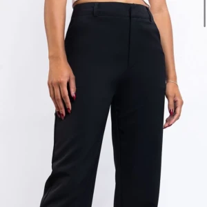 Madlady kostymbyxor  - Helt nya! Bara provade aldrig använda.  Nypris 599kr  