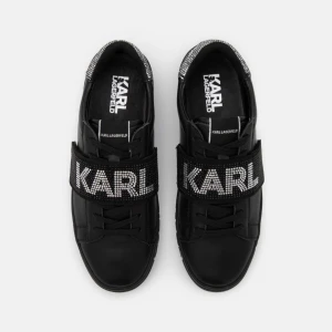 Karl lagerfeldt sneakers - Säljer dessa jätte  snygga sneakers. Köptes för 1800kr och säljs för 1300kr. Storlek 38. Dom är i fint skick