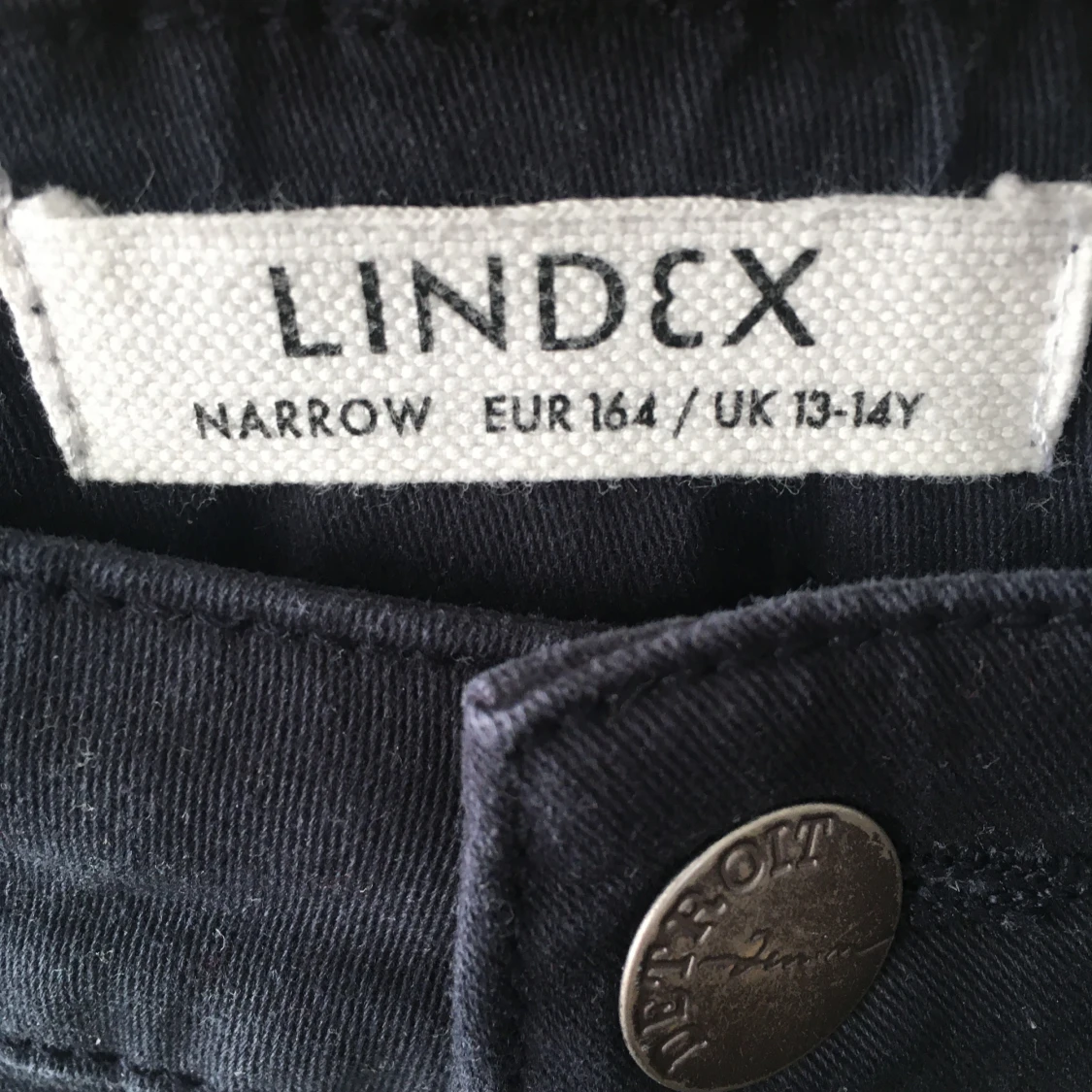 Mörkblå byxor från Lindex - 91