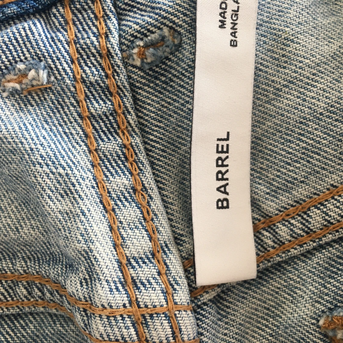 Blå jeans Barrel från Weekday - 90