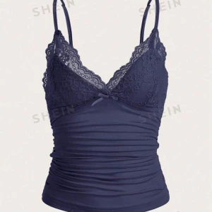 Spets linne - Fint spets linne som inte har kommit till användning på grund av för liten( aldrig använd och är bra kvalitet)💕✨😊