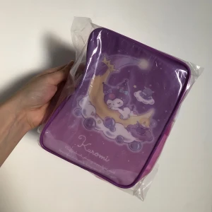 Kuromi axelväska - Söt oöppnad väska ! 💜 Transparent på ena sidan och jättegulligt tryck med Kuromi på andra. Nyskick!