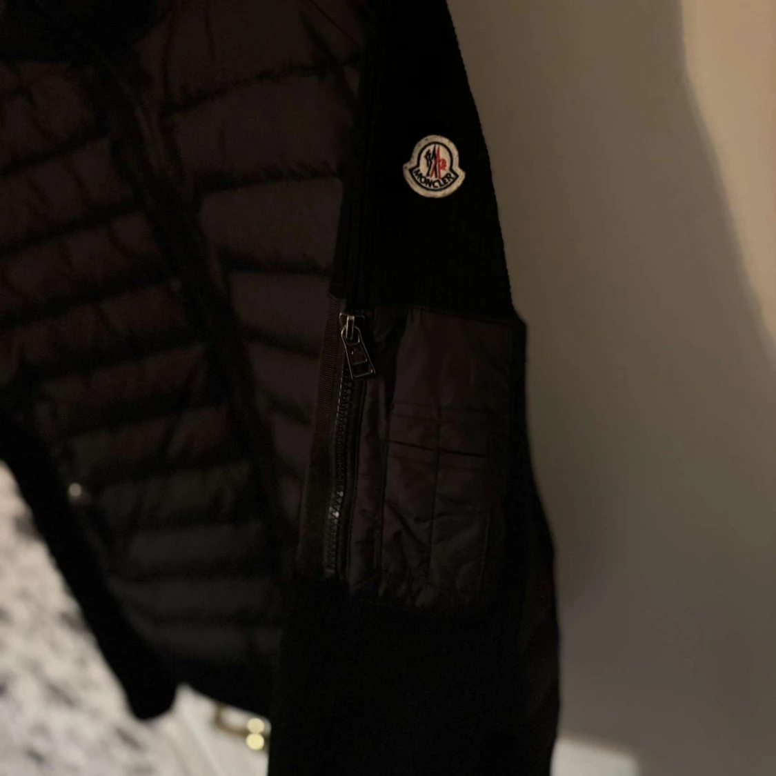 Svart dunjacka från Moncler - 90