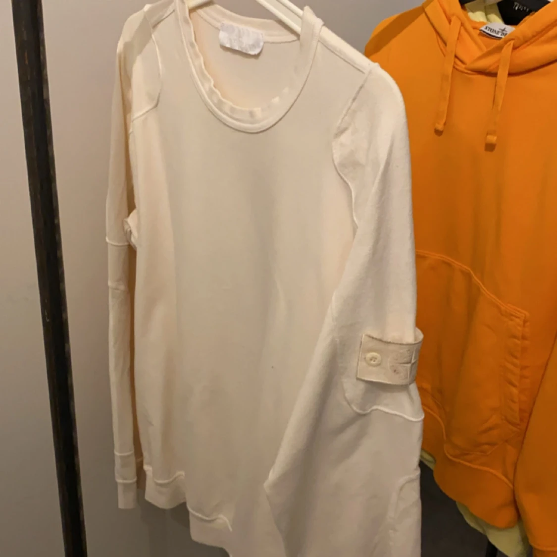 Vit långärmad tröja från Stone Island Ghost