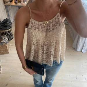 Spets topp - SUPER snygg topp❣️❣️