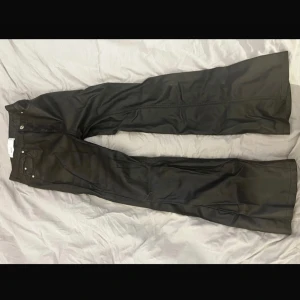 Skinn byxor  - Jätte fina! Frakt tillkommer<33