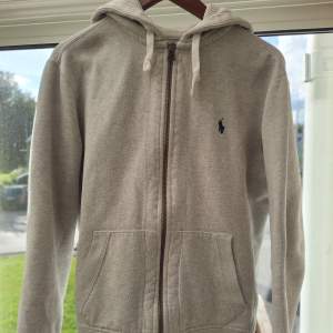 Polo Ralph Lauren zip hoodie i storlek M