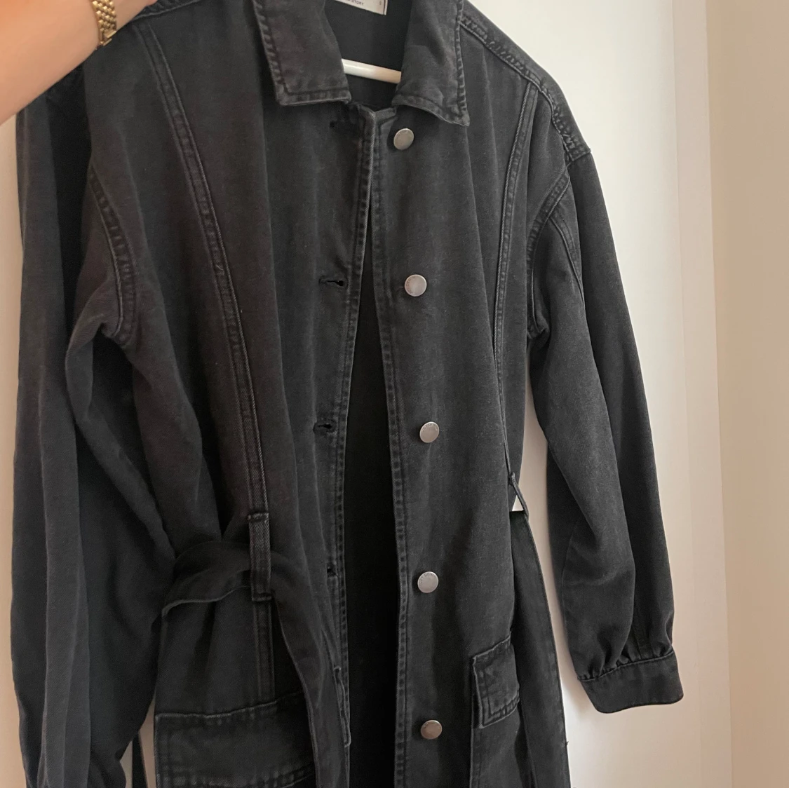 Grå jeansjacka med knut - 90