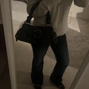 Väska - Superfin vintage handväska från next! Skicket är bra och den har 3 fack i sig🫶 priset går att diskutera!